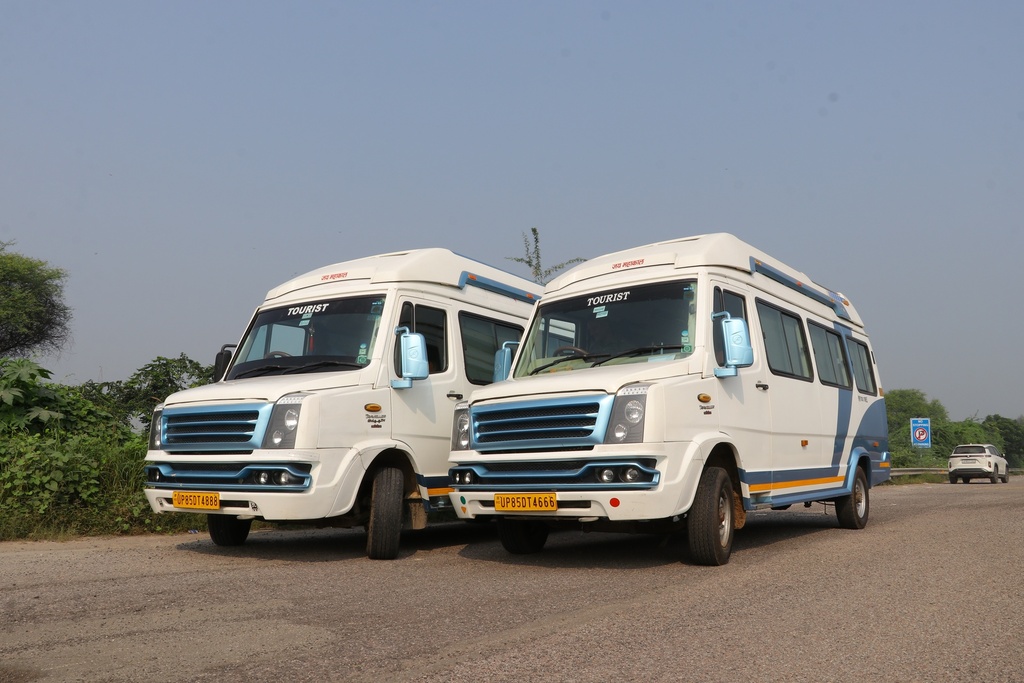 TAMPO TRAVELLER (17 Seater)